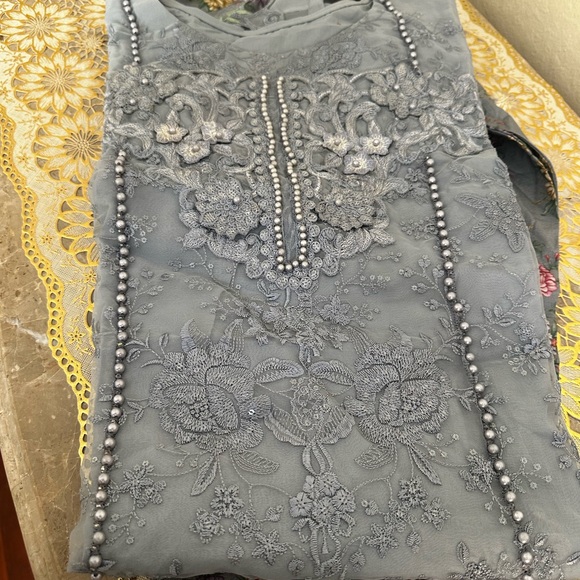 Pakistani brand new 3 piece full embroidered Maria b luxury organza dress size L - Picture 5 of 16